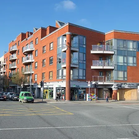 Stunning 2 Bedroom City Centre Apartment *