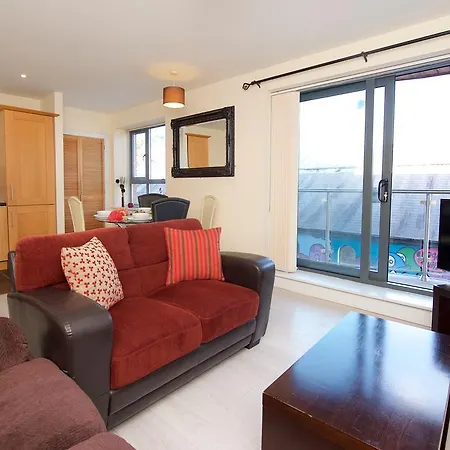 Apartment Stunning 2 Bedroom City Centre *