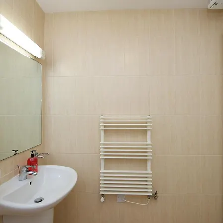 Apartment Stunning 2 Bedroom City Centre *
