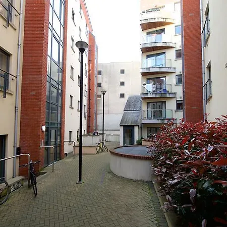 Apartment Stunning 2 Bedroom City Centre *